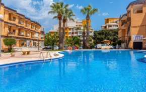 Apartamento Sun and Salt, Punta Prima,fantastic location ,beautiful swimming pool and bbq, self check-in!